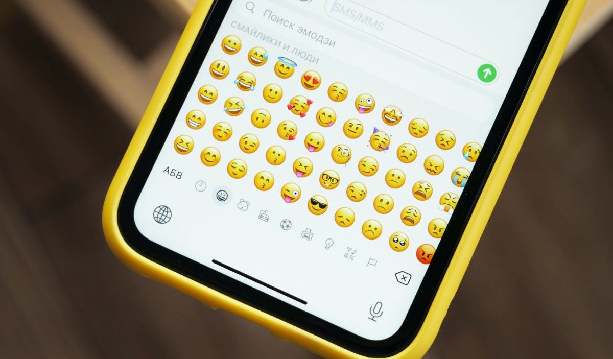 How to use Bitmoji Keyboard for Android with Gboard