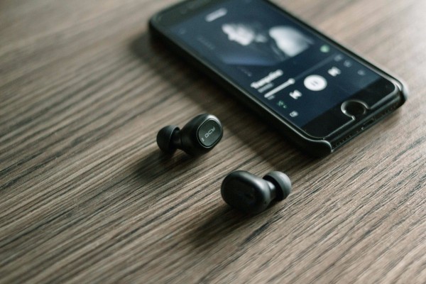 How to Listen to Music Offline? 10 Best Offline Music Apps for Android/iOS