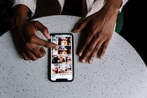 How do you find someone on Instagram from their phone number?