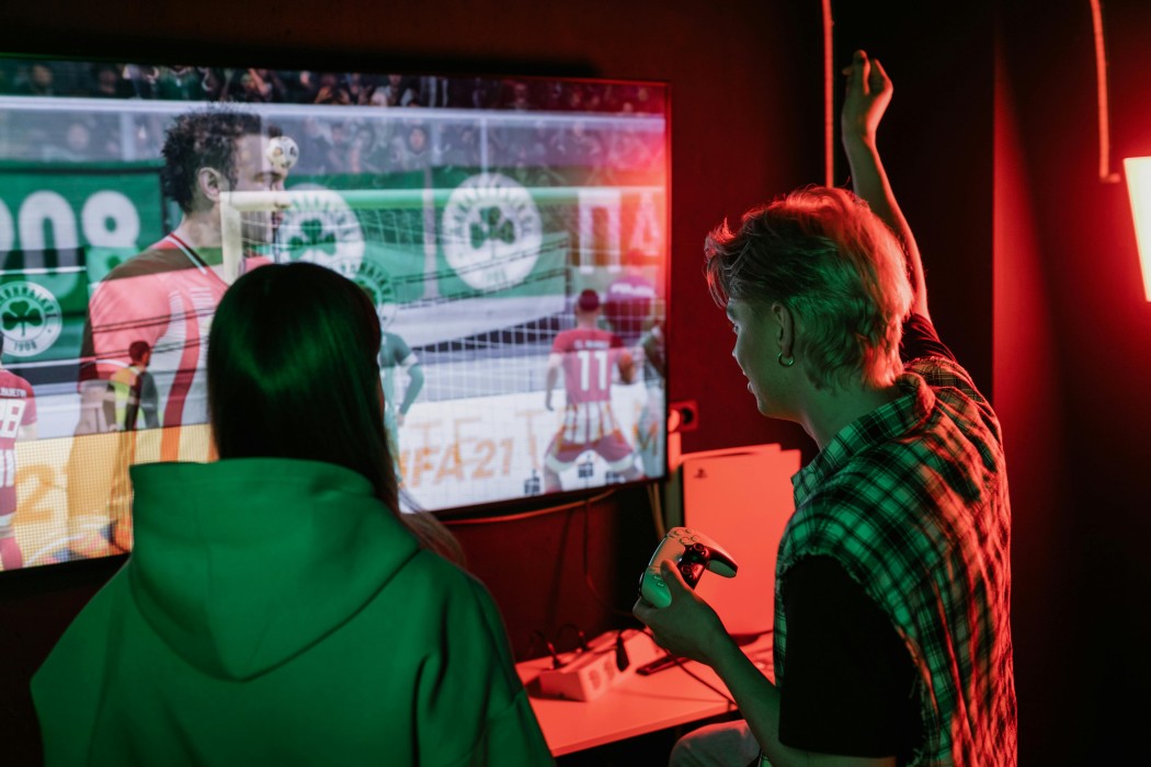 How Cyber Football Has Been Merging Virtual Arenas with Real Matches